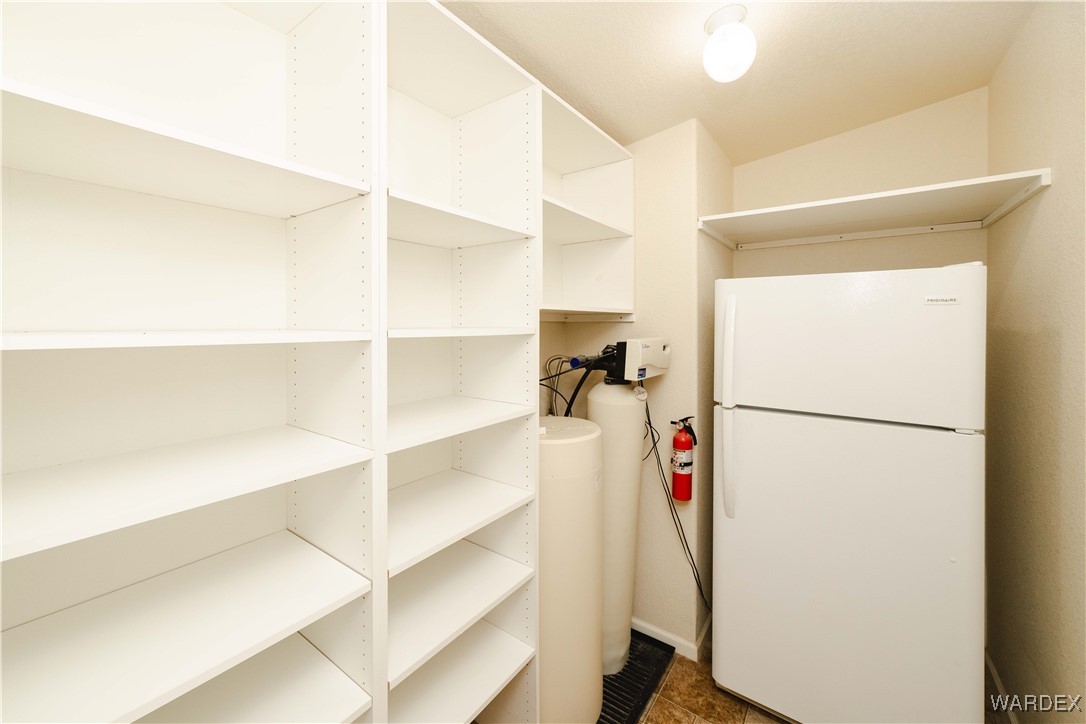 3375 West Rancho Road Golden Valley, AZ 86413 - Photo 11 of 33 a utility room with dryer and washer