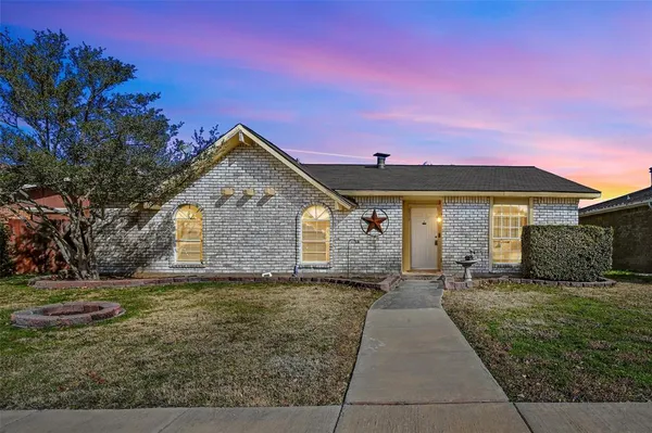 $2,200 | 5117 Shannon Drive, The Colony, TX 75056