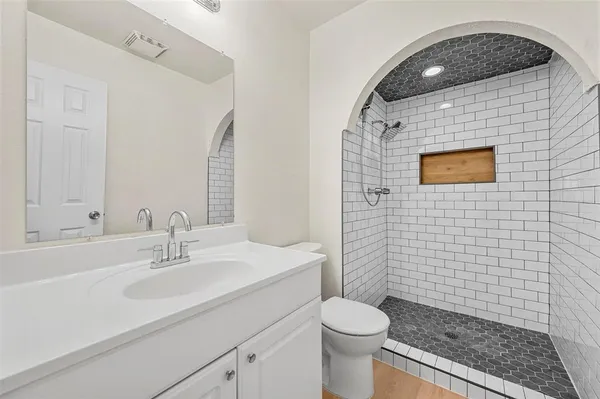$2,200 | 5117 Shannon Drive, The Colony, TX 75056