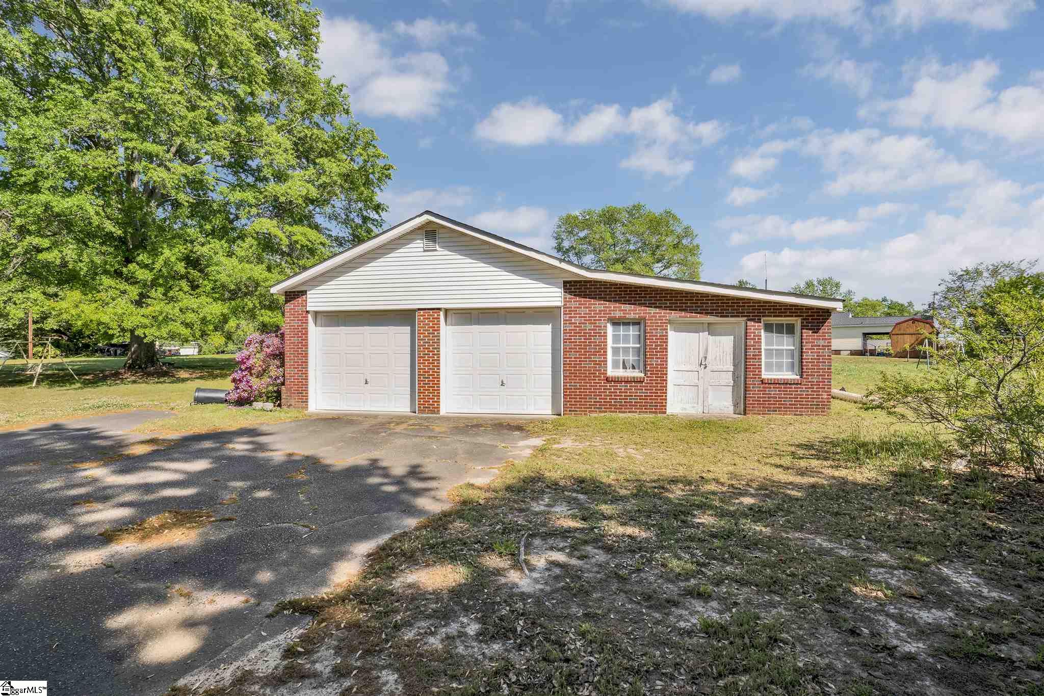 119 Maplecroft Street Liberty, SC 29657 - Photo 3 of 36 Gallery Image 3