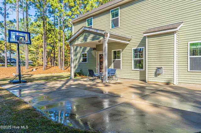 $467,000 | 100 Bexley Court, Seven Lakes, NC 27376
