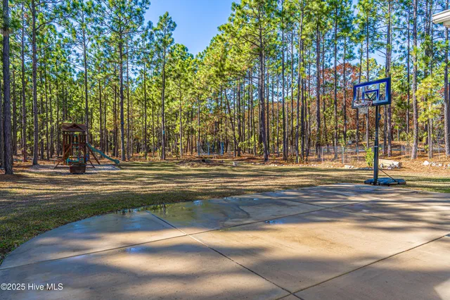 $467,000 | 100 Bexley Court, Seven Lakes, NC 27376