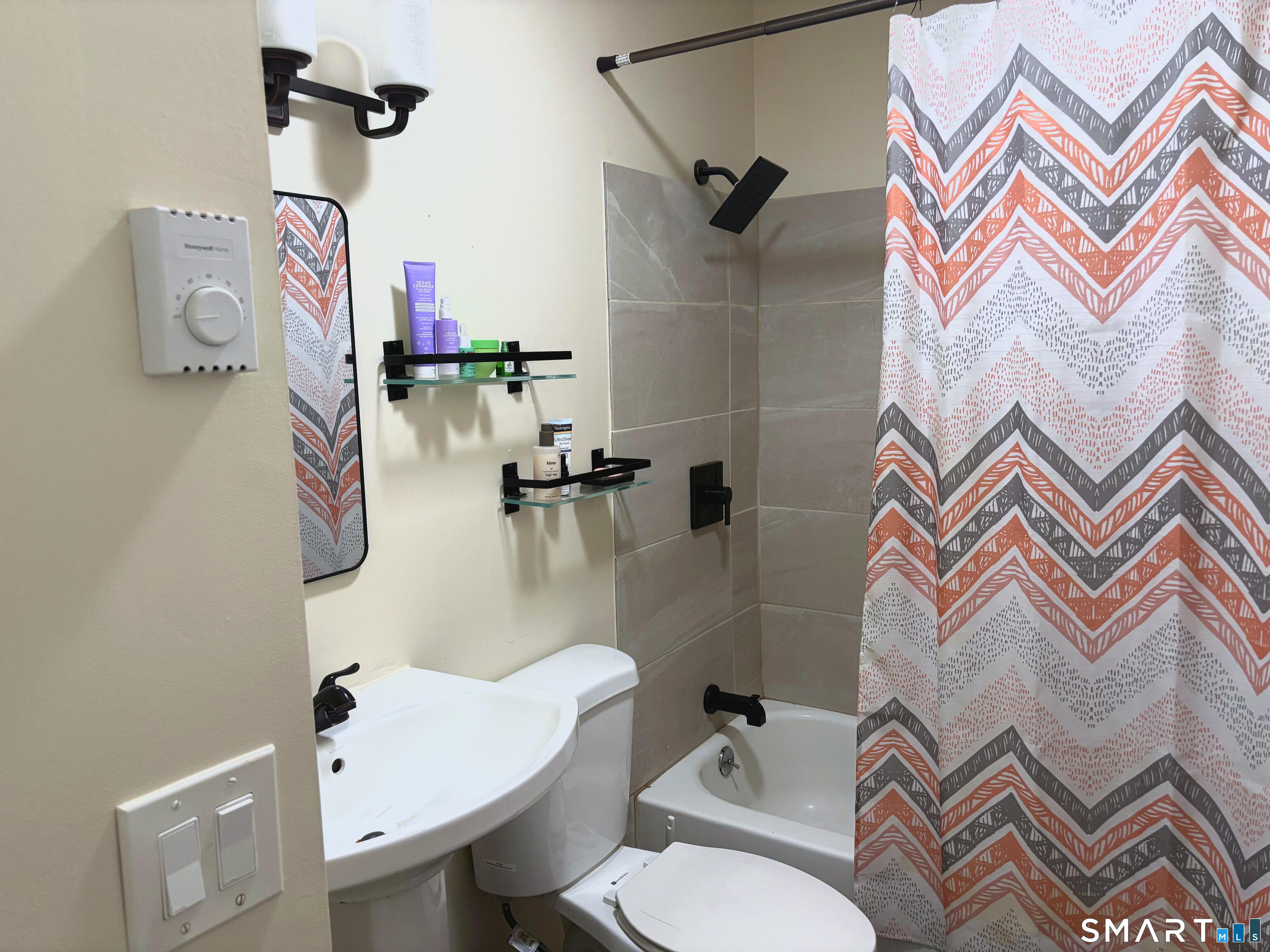 585 Park Road, Unit 23 Waterbury, CT 06708 - Photo 13 of 15 Gallery Image 13