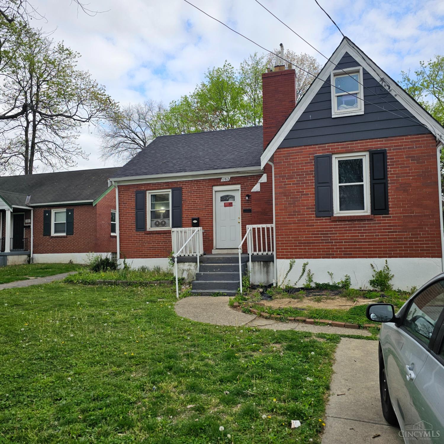 1162 Groesbeck Road Cincinnati, OH 45224 - Photo 2 of 10