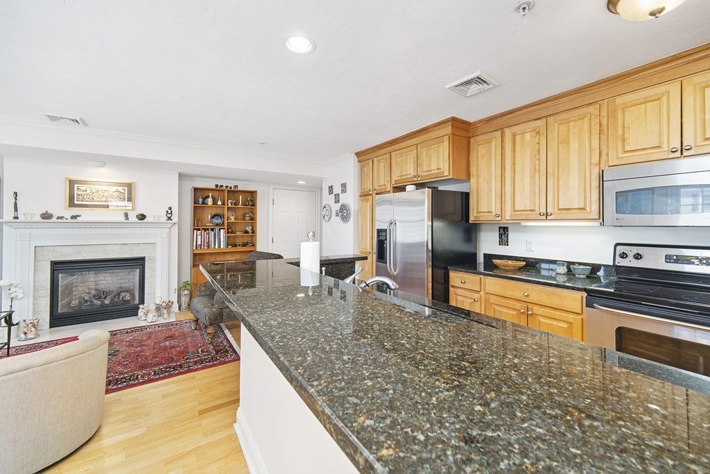 25 Maple Street, Unit C Canton, MA 02021 - Photo 14 of 39