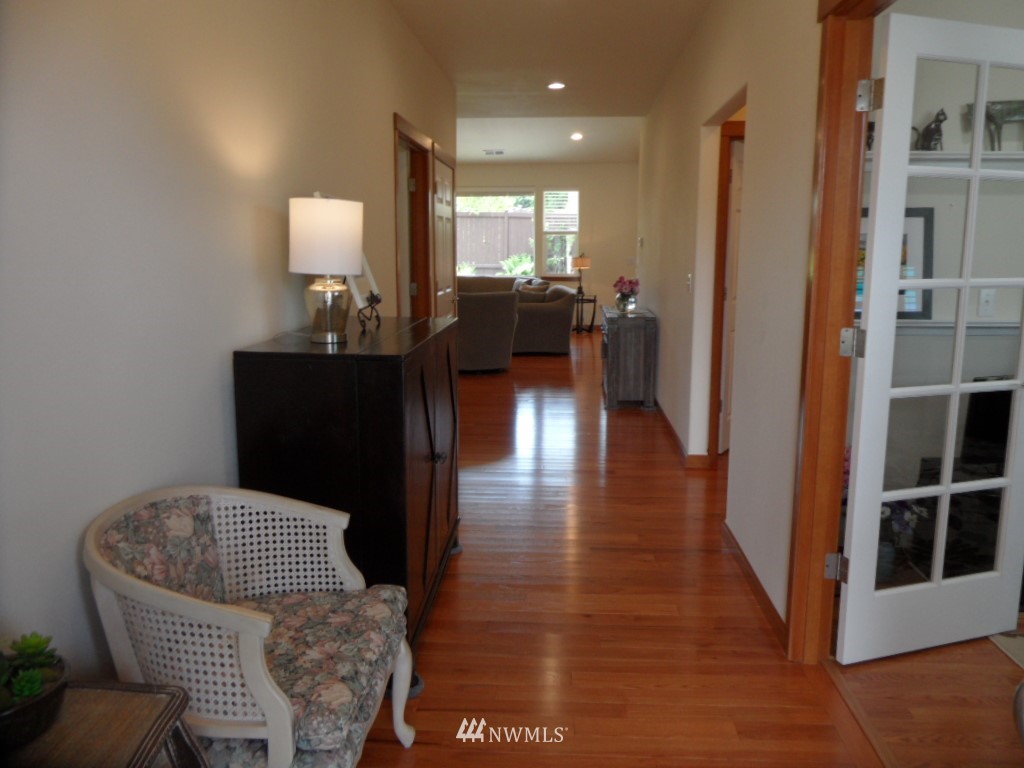 1144 Chestnut Loop Mount Vernon, WA 98274 - Photo 3 of 25 Gallery Image 3