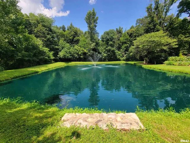 $449,000 | 2753 North Stanford Road, Flora, IL 62839