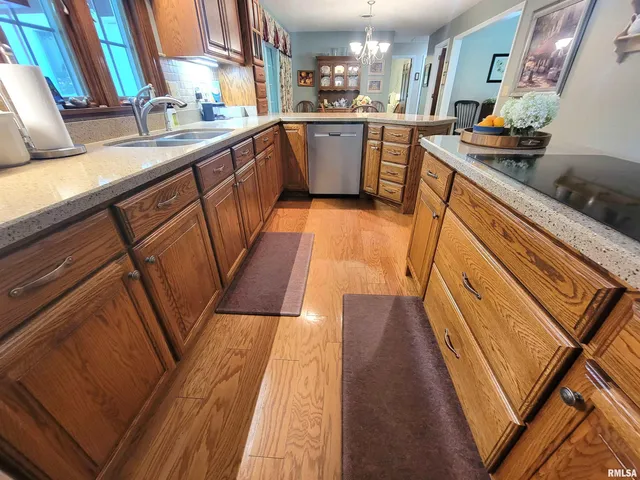 $449,000 | 2753 North Stanford Road, Flora, IL 62839