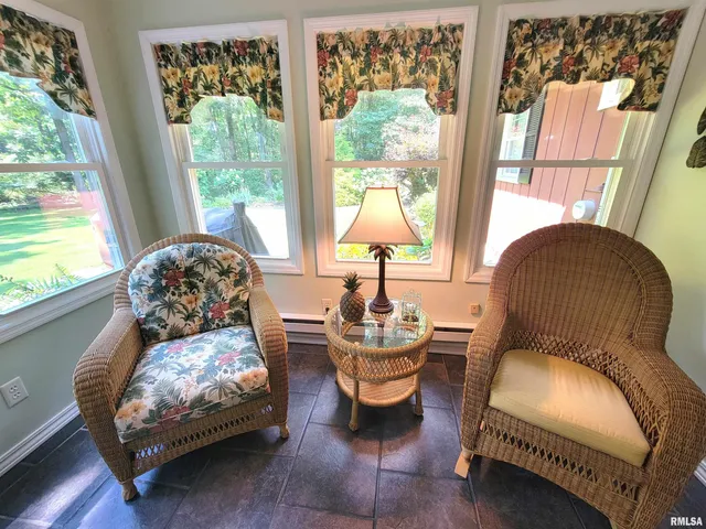 $449,000 | 2753 North Stanford Road, Flora, IL 62839