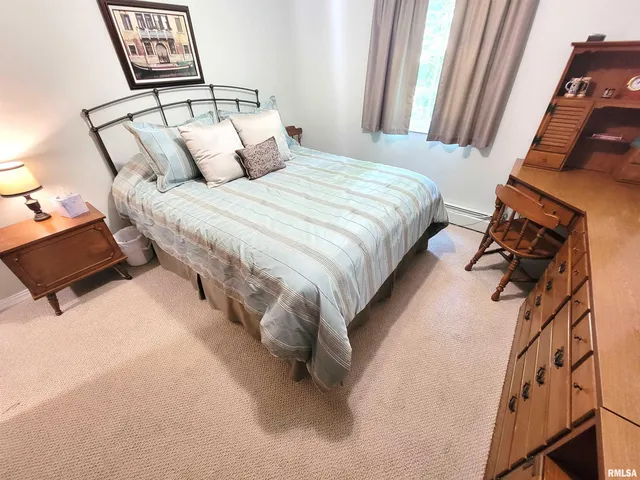 $449,000 | 2753 North Stanford Road, Flora, IL 62839