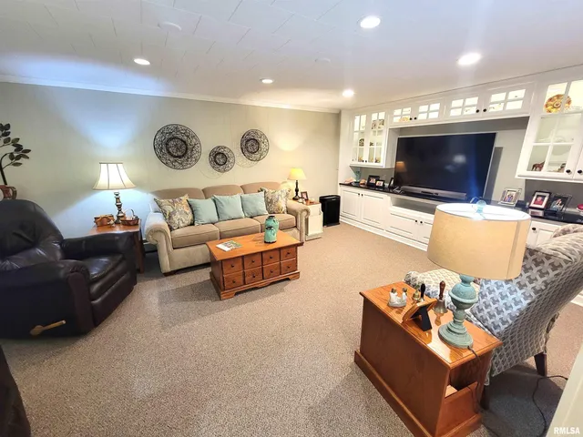 $449,000 | 2753 North Stanford Road, Flora, IL 62839