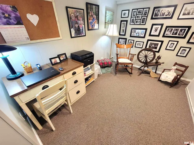 $449,000 | 2753 North Stanford Road, Flora, IL 62839