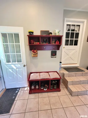 $449,000 | 2753 North Stanford Road, Flora, IL 62839