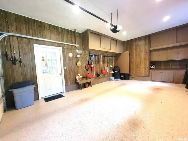 $449,000 | 2753 North Stanford Road, Flora, IL 62839