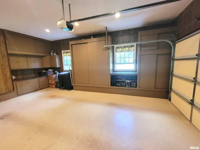 $449,000 | 2753 North Stanford Road, Flora, IL 62839