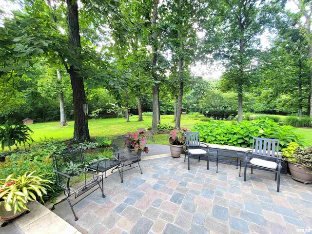 $449,000 | 2753 North Stanford Road, Flora, IL 62839