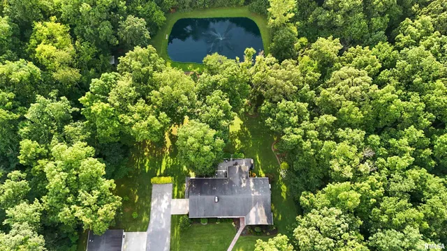 $449,000 | 2753 North Stanford Road, Flora, IL 62839