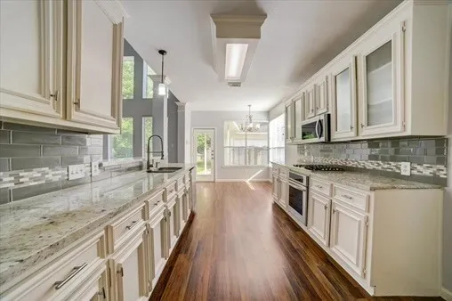 $2,500 | 11406 Lakewood Cove, Houston, TX 77070