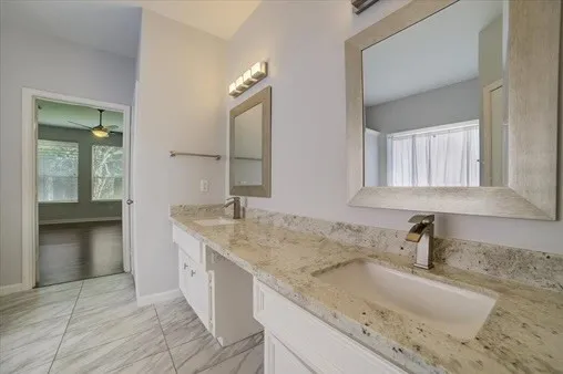 $2,500 | 11406 Lakewood Cove, Houston, TX 77070