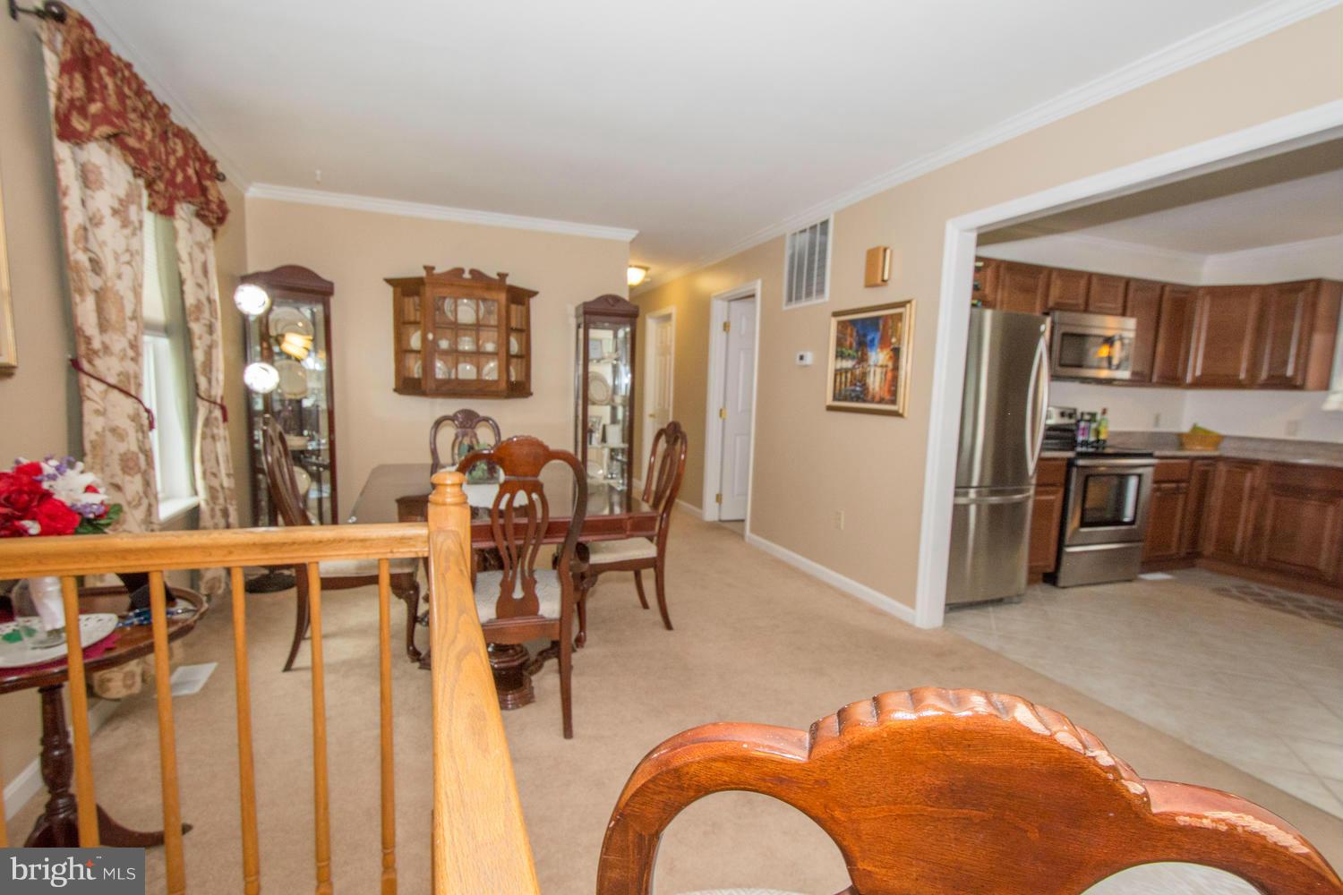 2512 Lodge Farm Road Baltimore, MD 21219 - Photo 2 of 28 Living Room