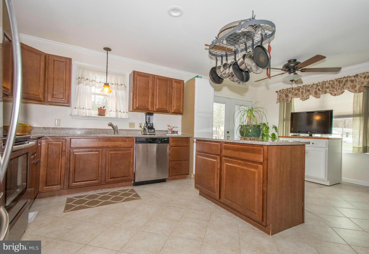 2512 Lodge Farm Road Baltimore, MD 21219 - Photo 6 of 28 Kitchen