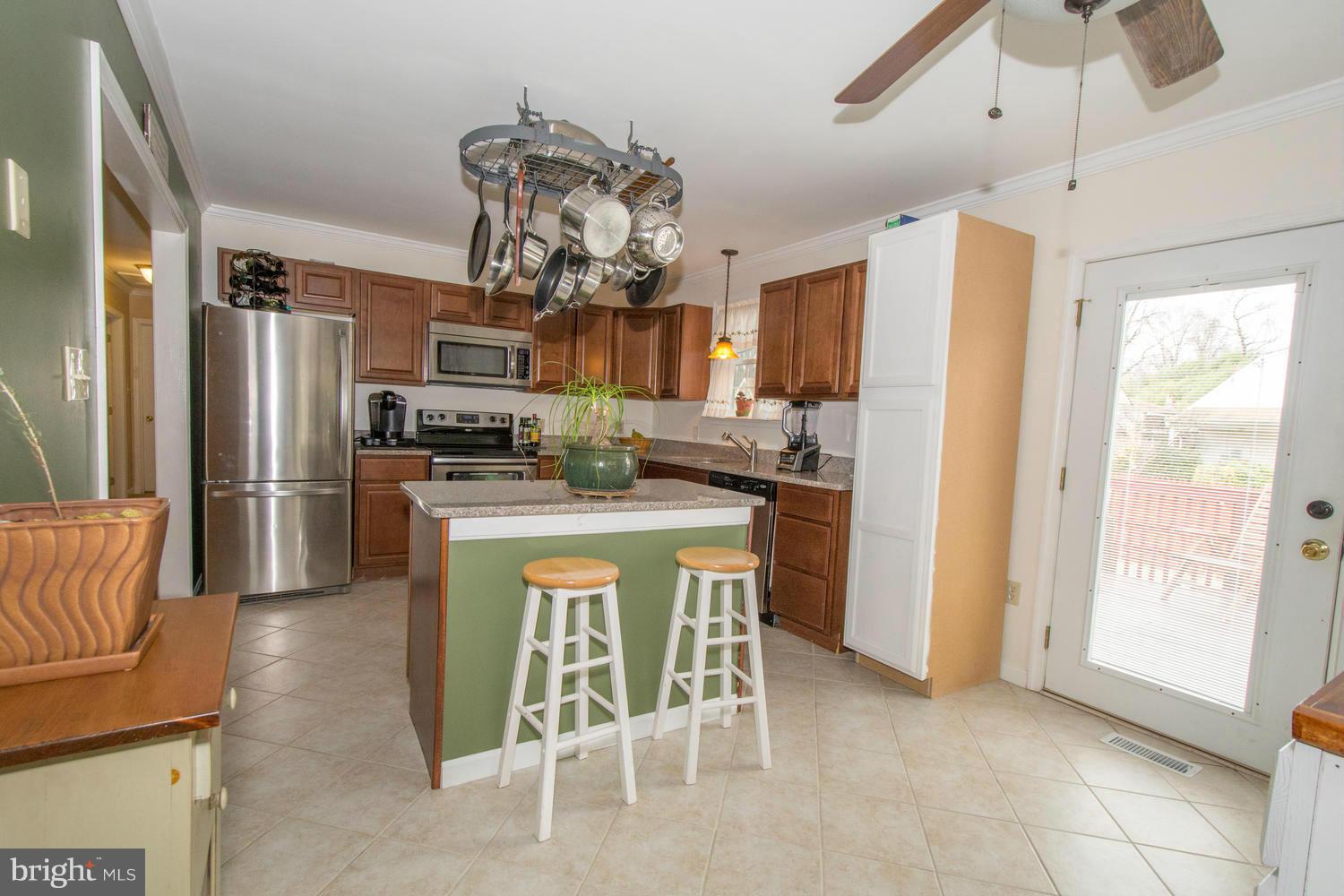 2512 Lodge Farm Road Baltimore, MD 21219 - Photo 9 of 28 Kitchen