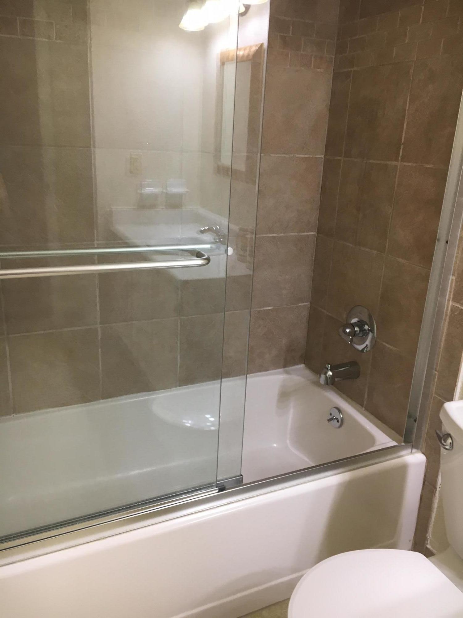 7461 Swallow Run, Unit 46 Winter Park, FL 32792 - Photo 14 of 21 GUEST BATHROOM