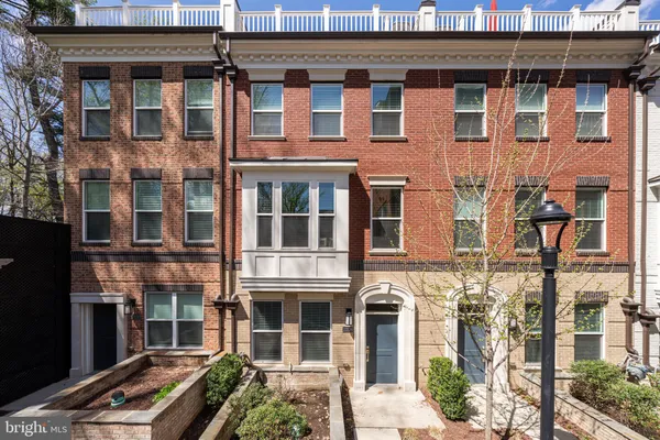 $1,009,999 | 10326 Grosvenor Place, North Bethesda, MD 20852