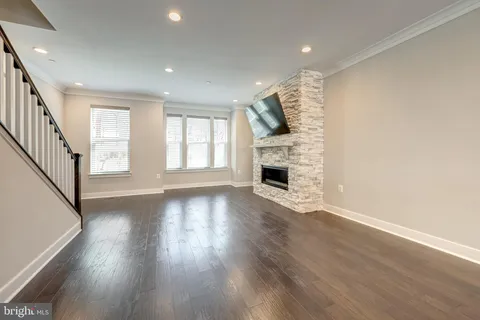 $1,009,999 | 10326 Grosvenor Place, North Bethesda, MD 20852