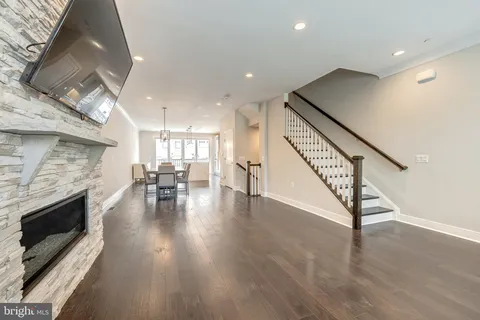 $1,009,999 | 10326 Grosvenor Place, North Bethesda, MD 20852