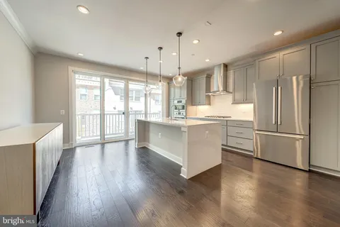 $1,009,999 | 10326 Grosvenor Place, North Bethesda, MD 20852