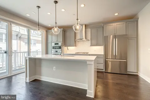 $1,009,999 | 10326 Grosvenor Place, North Bethesda, MD 20852