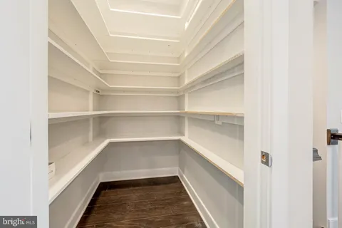 $1,009,999 | 10326 Grosvenor Place, North Bethesda, MD 20852