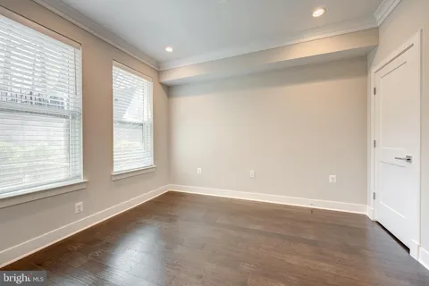 $1,009,999 | 10326 Grosvenor Place, North Bethesda, MD 20852