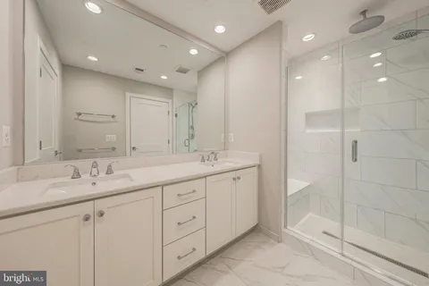 $1,009,999 | 10326 Grosvenor Place, North Bethesda, MD 20852