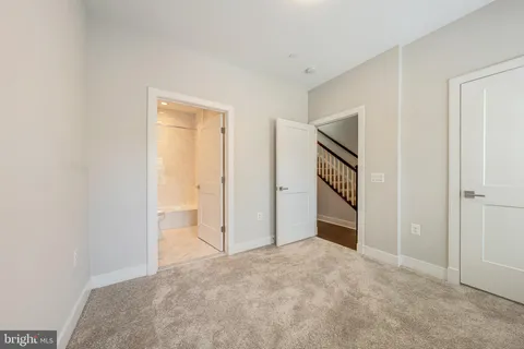 $1,009,999 | 10326 Grosvenor Place, North Bethesda, MD 20852