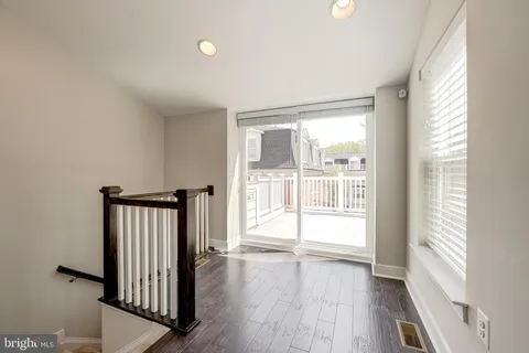 $1,009,999 | 10326 Grosvenor Place, North Bethesda, MD 20852