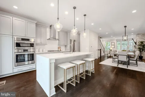 $1,009,999 | 10326 Grosvenor Place, North Bethesda, MD 20852