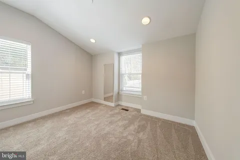 $1,009,999 | 10326 Grosvenor Place, North Bethesda, MD 20852