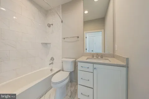 $1,009,999 | 10326 Grosvenor Place, North Bethesda, MD 20852