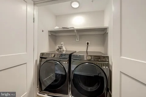 $1,009,999 | 10326 Grosvenor Place, North Bethesda, MD 20852