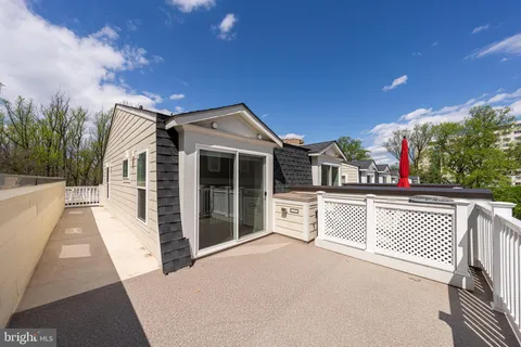 $1,009,999 | 10326 Grosvenor Place, North Bethesda, MD 20852