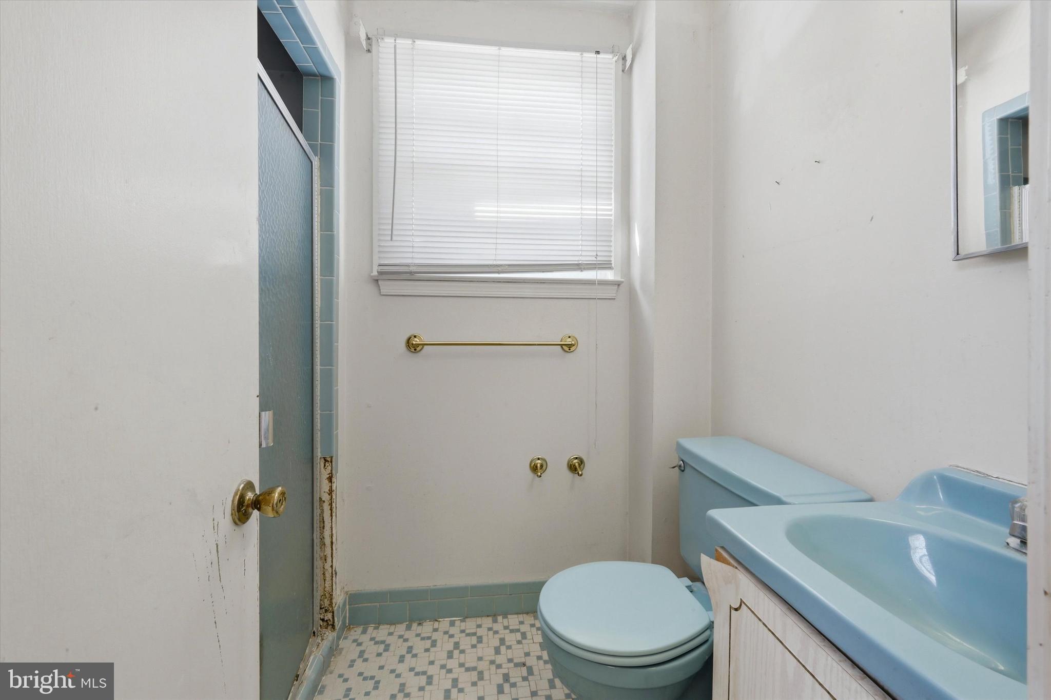152 Fox Road Media, PA 19063 - Photo 17 of 25 Primary Bathroom