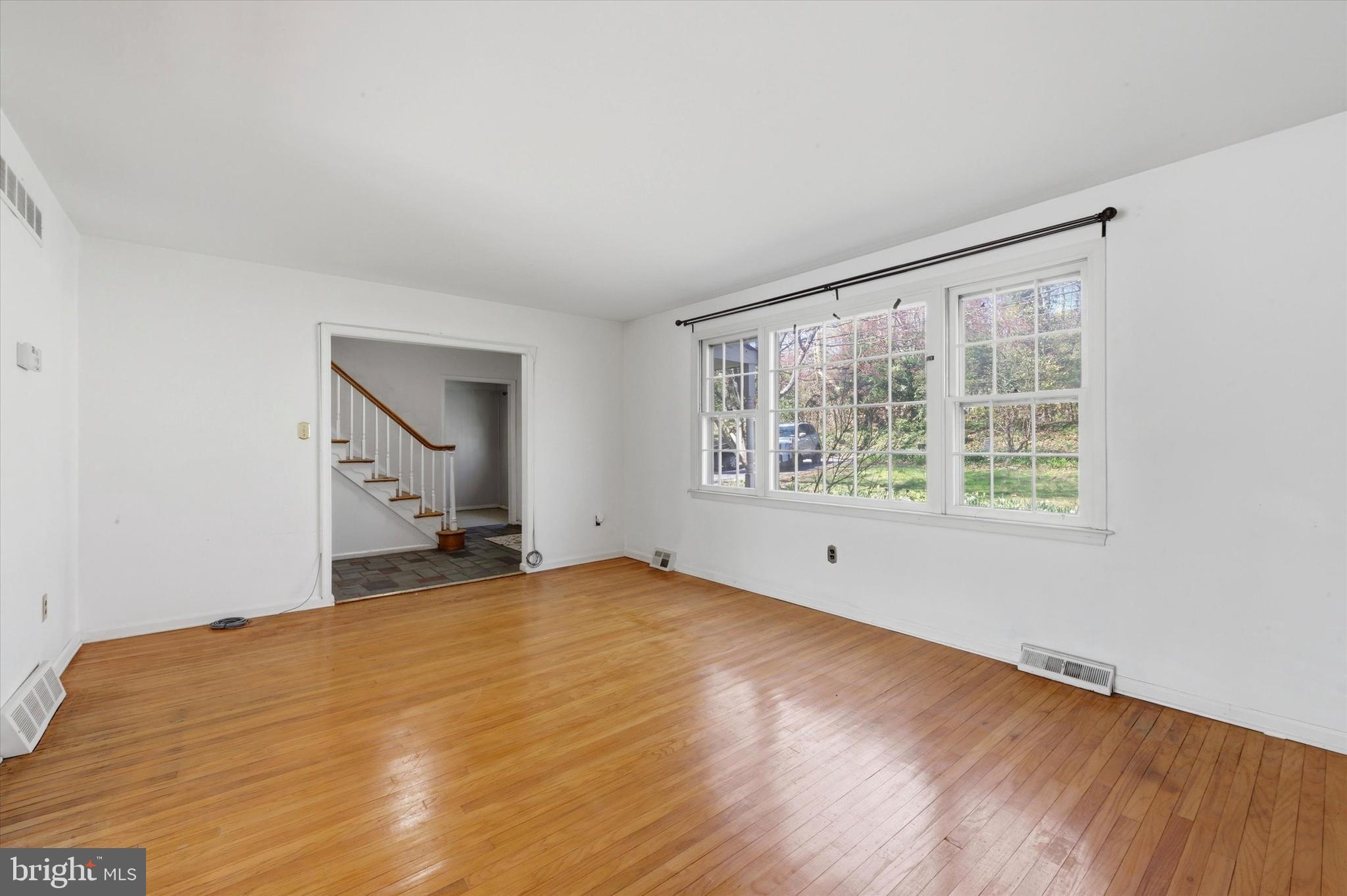 152 Fox Road Media, PA 19063 - Photo 3 of 25 Living Room