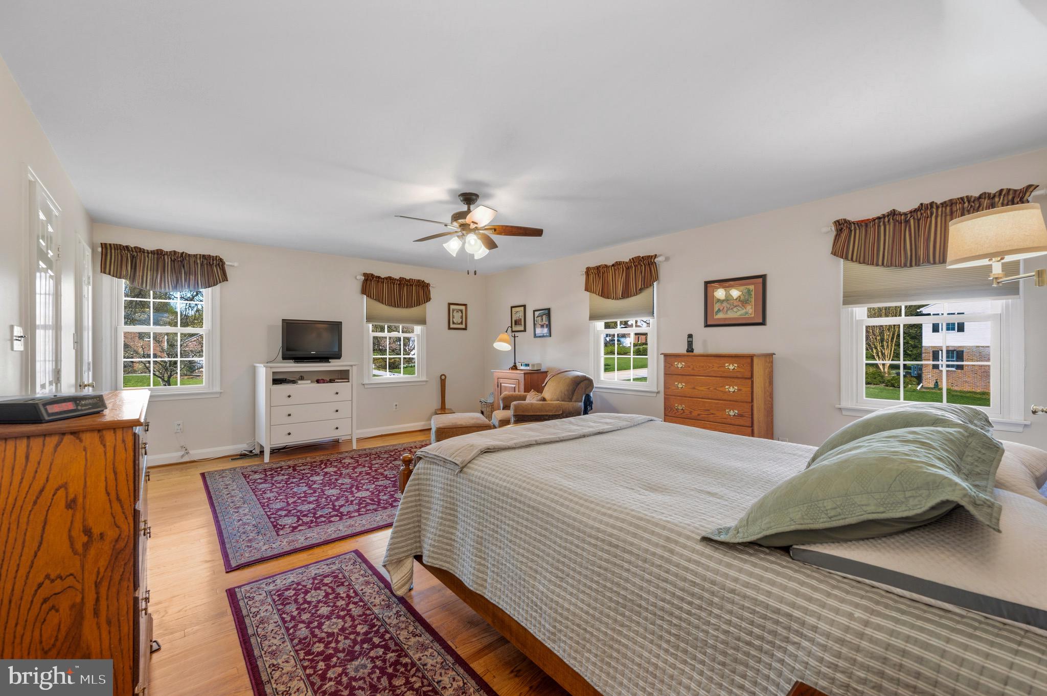 13707 Killarney Court Phoenix, MD 21131 - Photo 25 of 54 Primary Bedroom