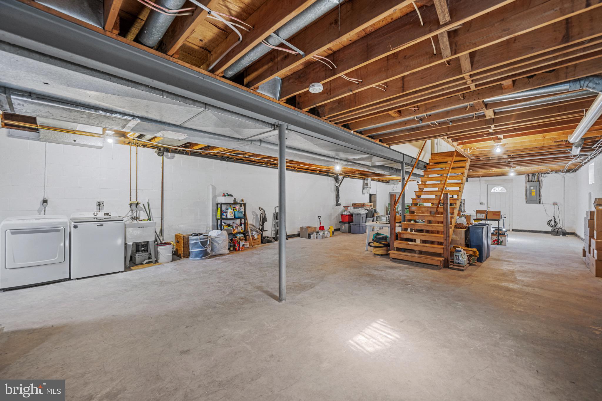 13707 Killarney Court Phoenix, MD 21131 - Photo 41 of 54 Exterior side walk-up access