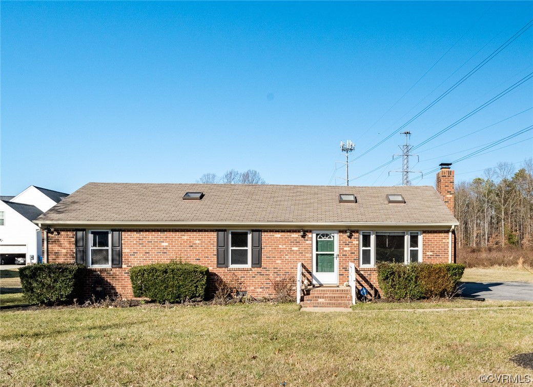 7807 Drexelbrook Road Chesterfield, VA 23832 - Photo 2 of 37 a front view of a house with a yard