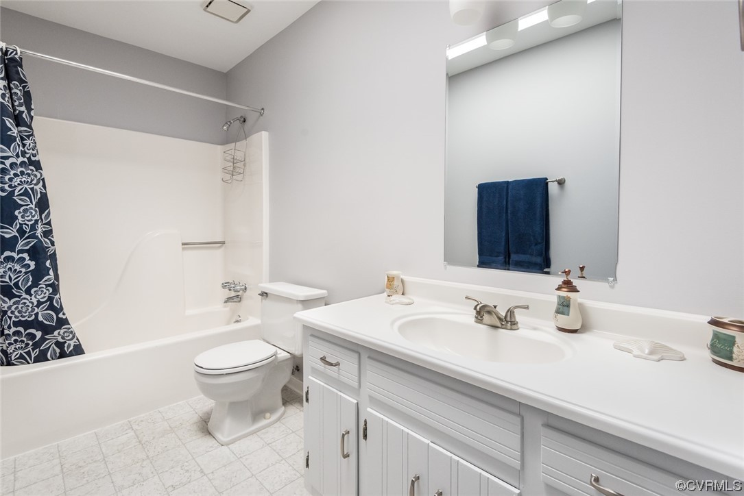 7807 Drexelbrook Road Chesterfield, VA 23832 - Photo 28 of 37 a bathroom with a sink and a mirror