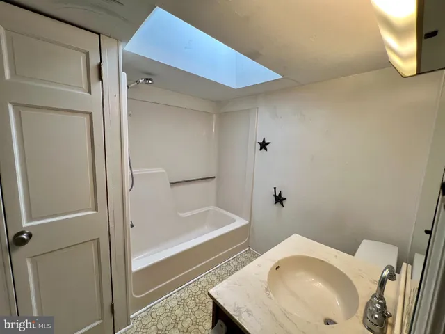 $1,050 | 632 Hanover Street, New Oxford, PA 17350