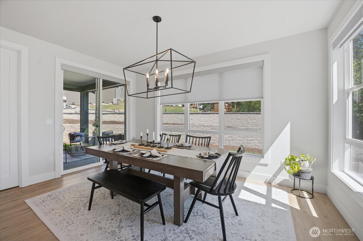 20580 Sinnes Road Mount Vernon, WA 98274 - Photo 18 of 39 a dining room with furniture and window